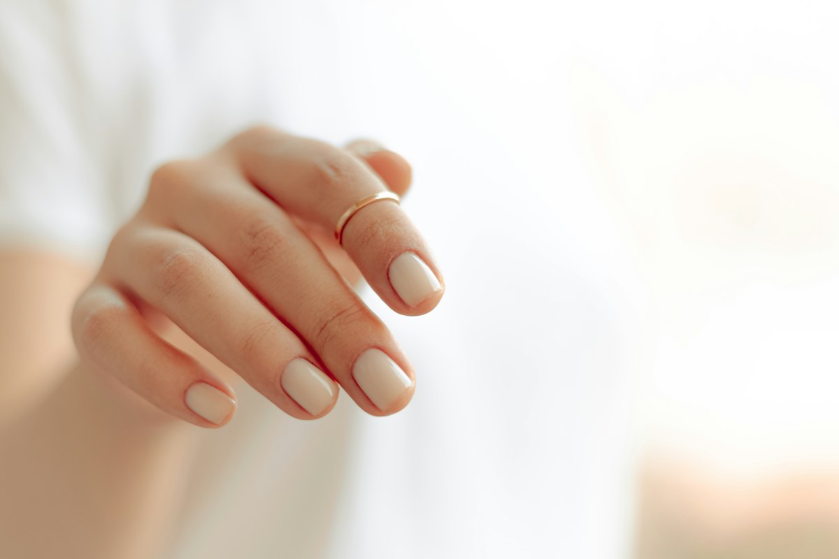 Dipping powder nails